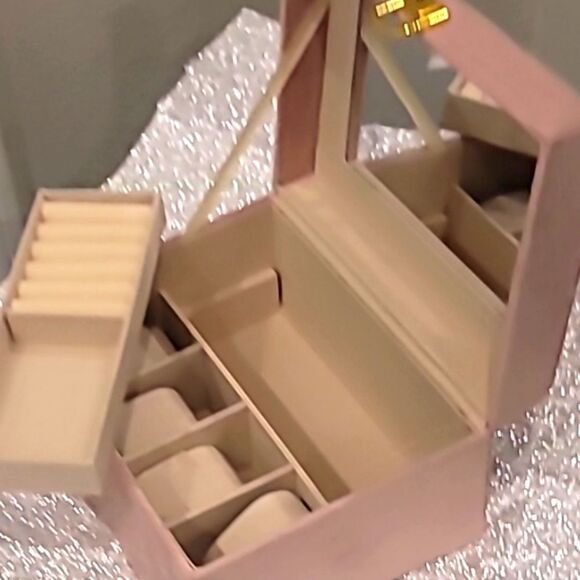 At Home Pink Velvet Jewelry/Watch Organization Box w/Handle - Picture 10 of 10